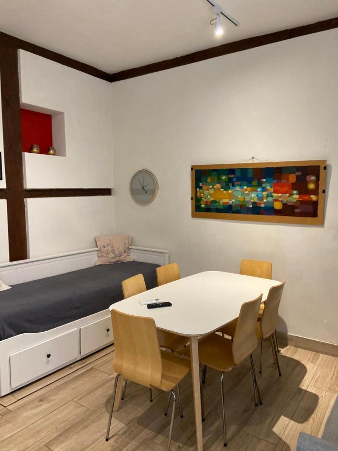 Opera-Suites Luxury La Boheme, In The Very Center Of Madrid. ภายนอก รูปภาพ